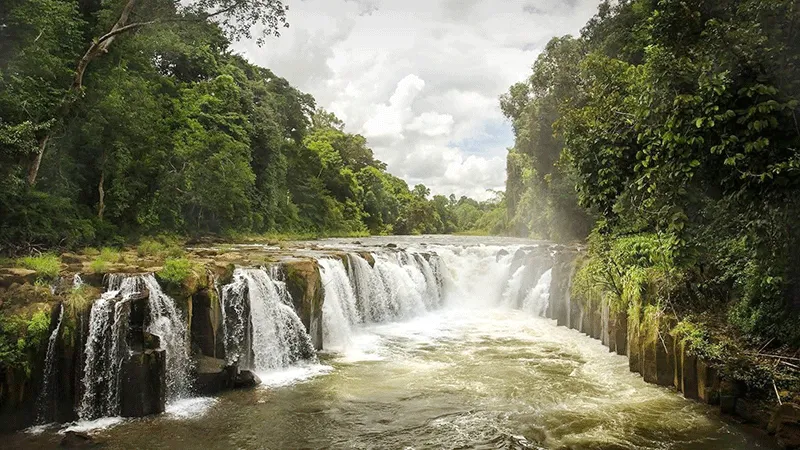 Tad Phasuam waterfall